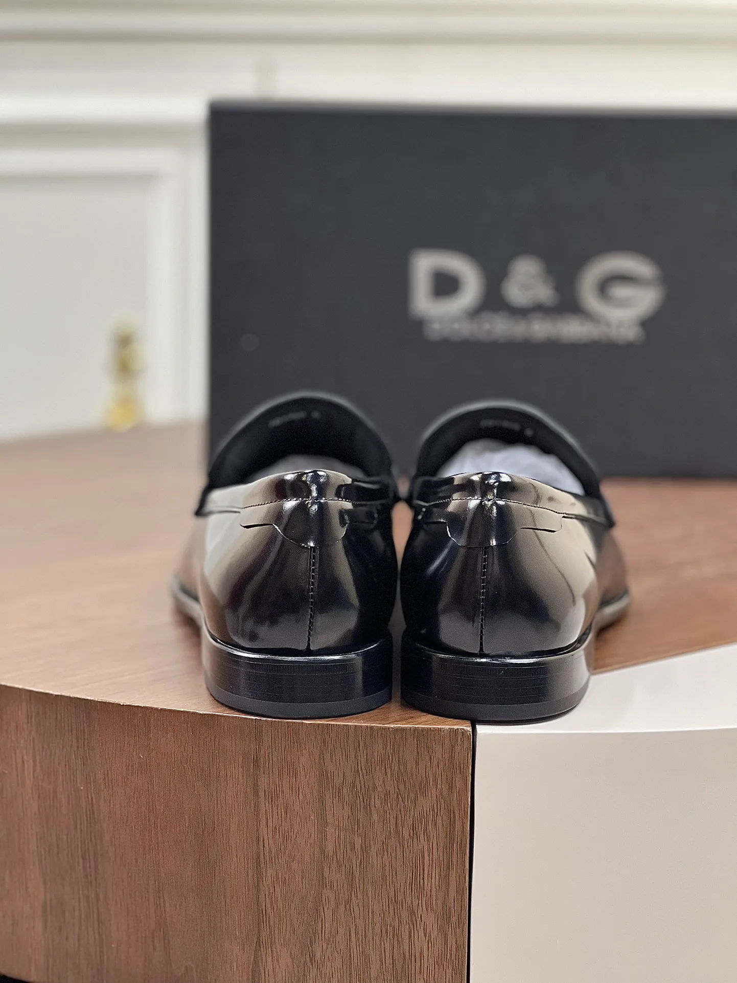••New arrivals••Dolce&Gabb*_Dg high-end men's formal shoes and casual leather shoes. First-layer cowhide upper imported from Italy. You can see the leather texture at a glance. Breathable calfskin lining. High-end and luxurious leather outsole. Unique style. Finely crafted details! Size: 39-44 (customized at 38.45.46) ¥960